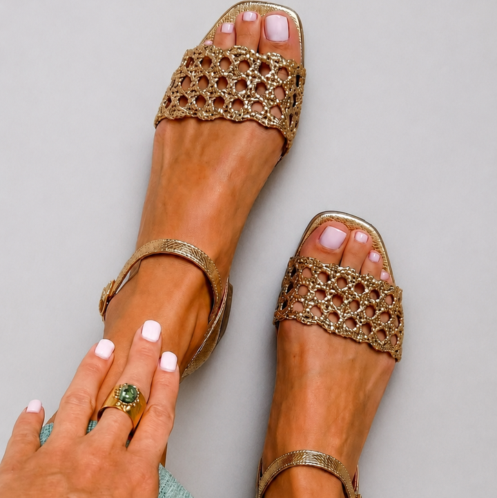 Alina Flache Sandalen | Goldenes Metallic, Quadratische Spitze