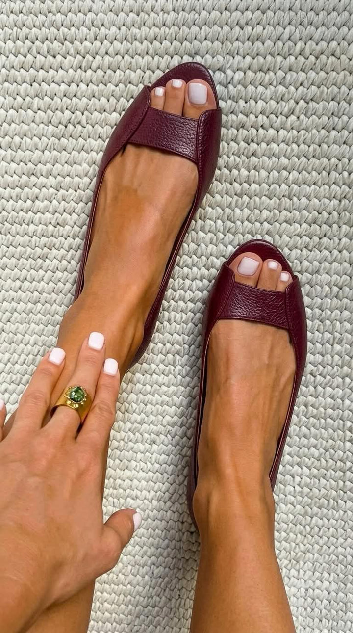 Arlina Sandalen | Goldene Metallic-Flachsohle Komfort