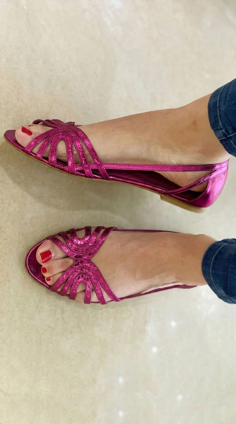 Elysia Sandalen Damen | Metallic Finish, Leichtes Cut-Out-Design