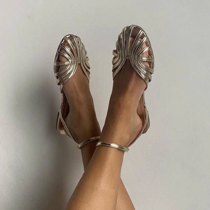 Vela Flache Damensandalen | Schmuckdetails, Verstellbarer Knöchelriemen